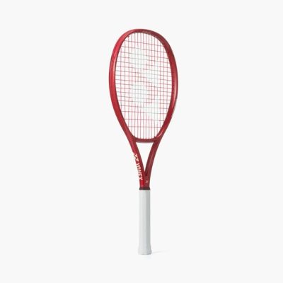 RAQUETA DE TENIS YONEX VCORE PLAY RUBY RED 100 G2 265 GRS.